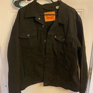 Levi’s black denim trucker jacket. XL